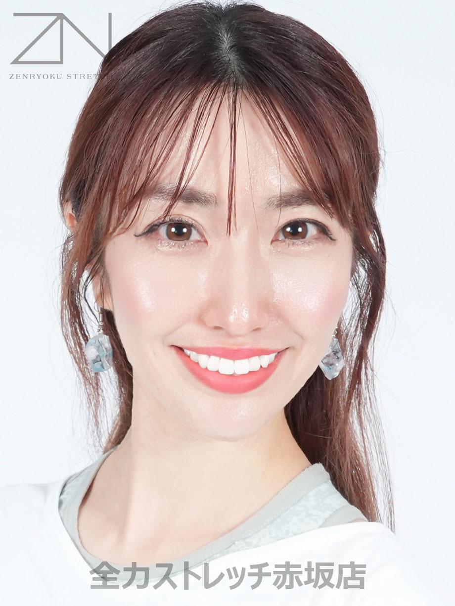 全力ストレッチ赤坂店セラピスト MARIE