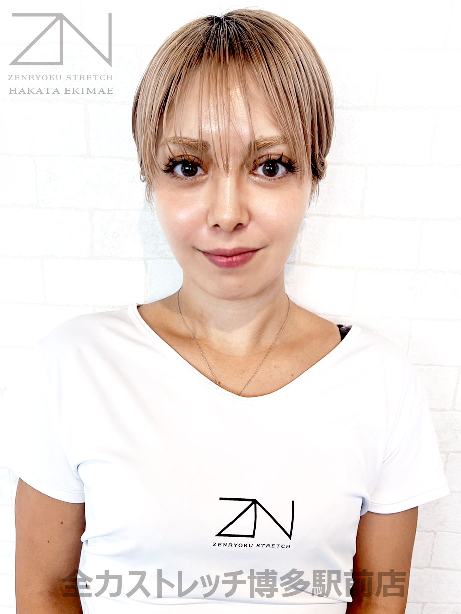 全力ストレッチ博多駅前店セラピスト ARISA
