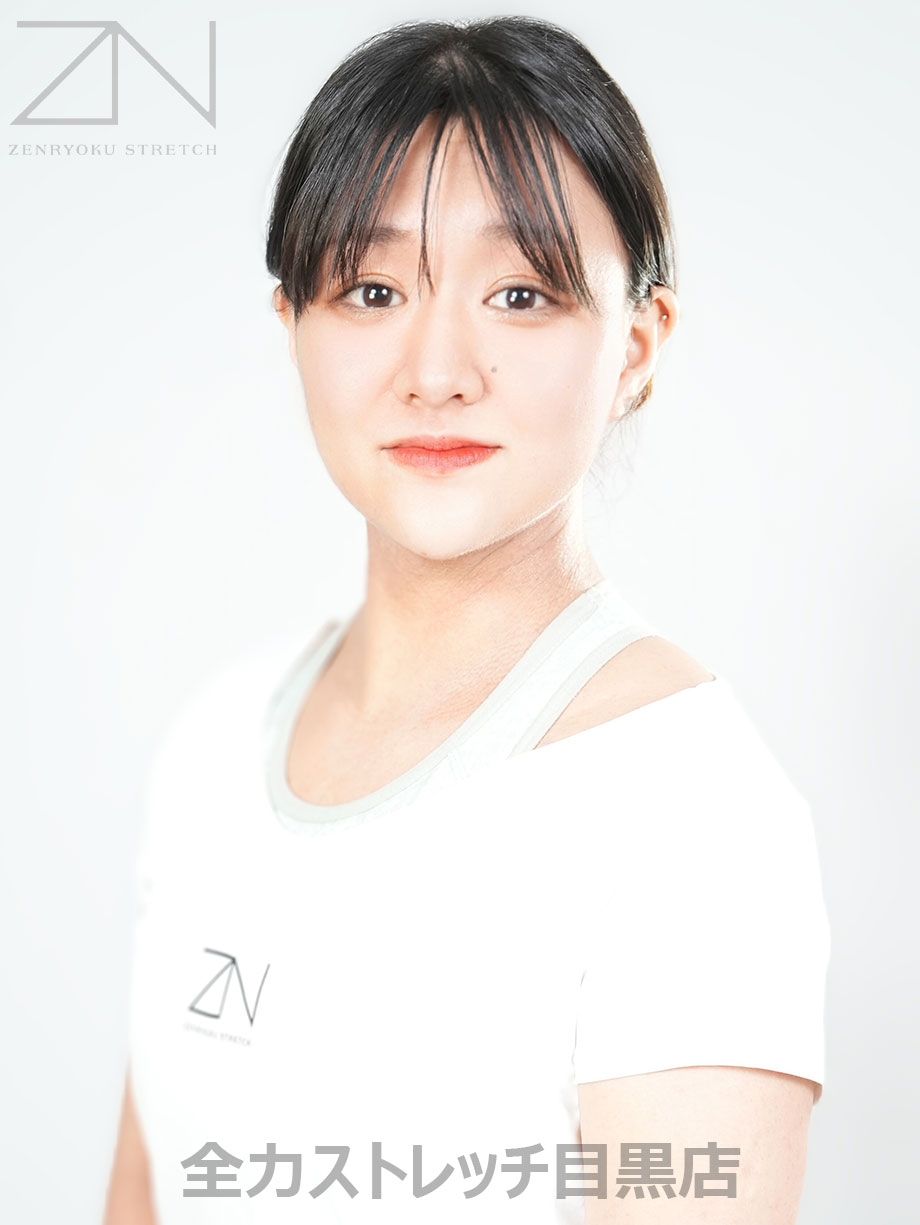 全力ストレッチ目黒店トレーナー RIKO